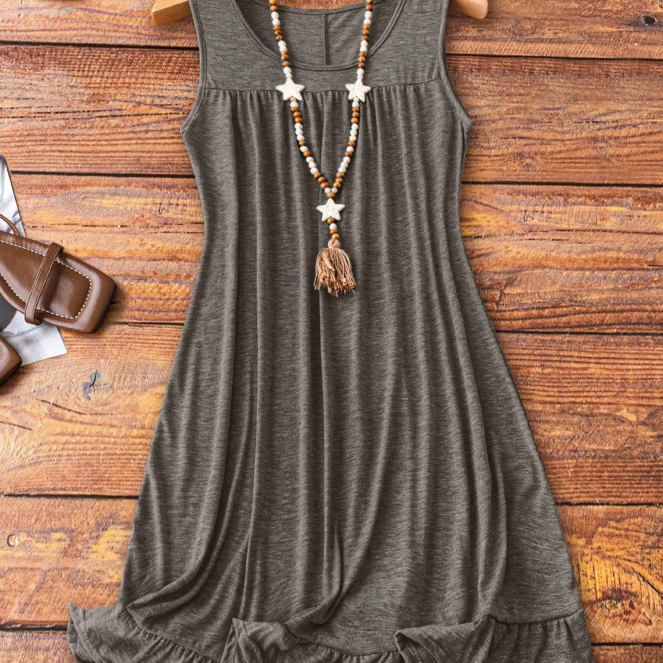 Vestido Feminino confortável plissado sem mangas Plus Size Suzi.