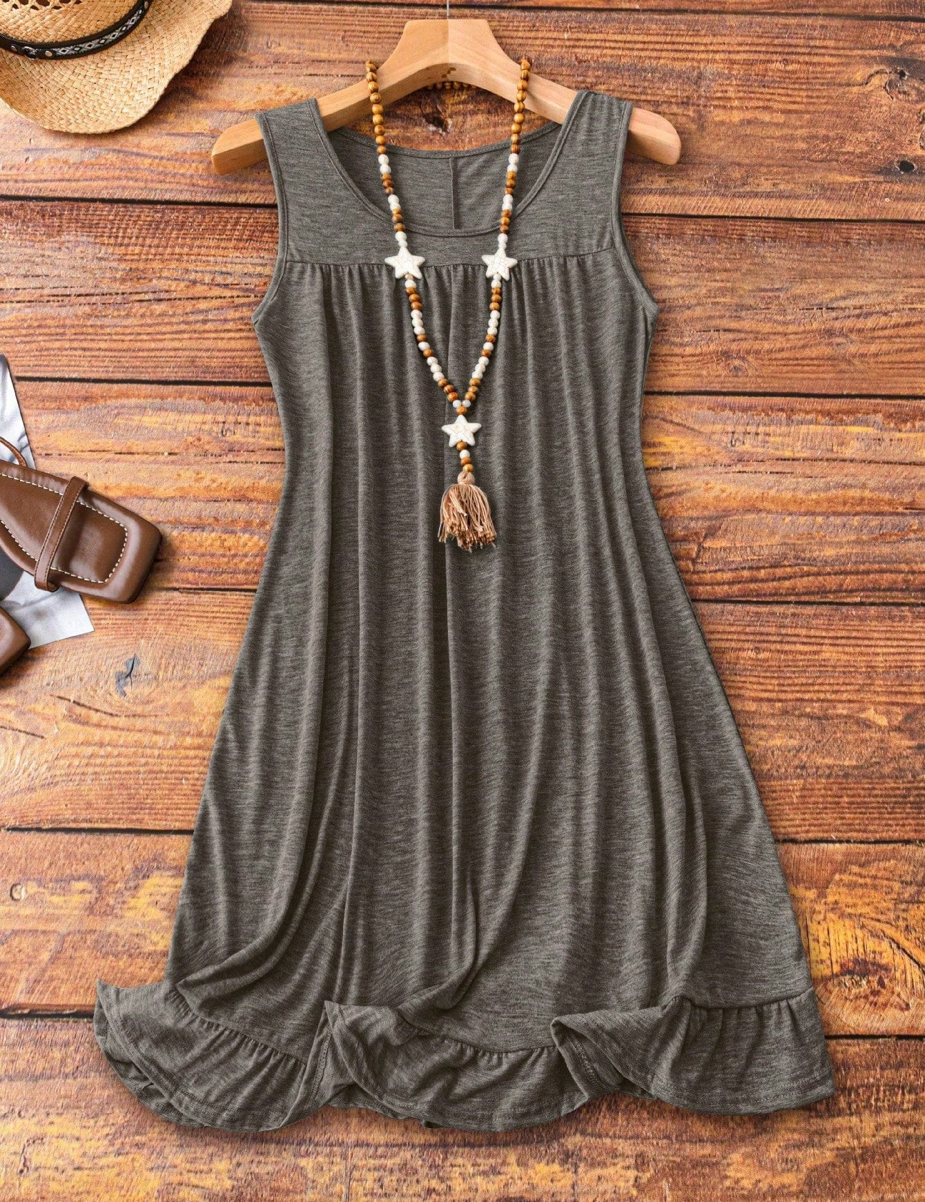 Vestido Feminino confortável plissado sem mangas Plus Size Suzi.