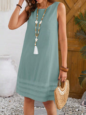 Vestido feminino sem mangas com gola redonda - Yasmine