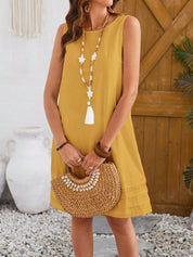 Vestido feminino sem mangas com gola redonda - Yasmine