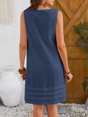 Vestido feminino sem mangas com gola redonda - Yasmine
