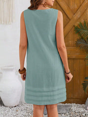 Vestido feminino sem mangas com gola redonda - Yasmine